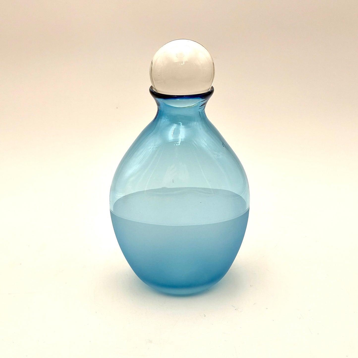 Decanter Aqua Half Matte 8"
