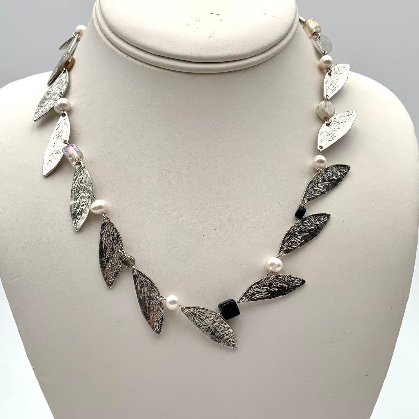 2025 Neven Necklace - Ebony