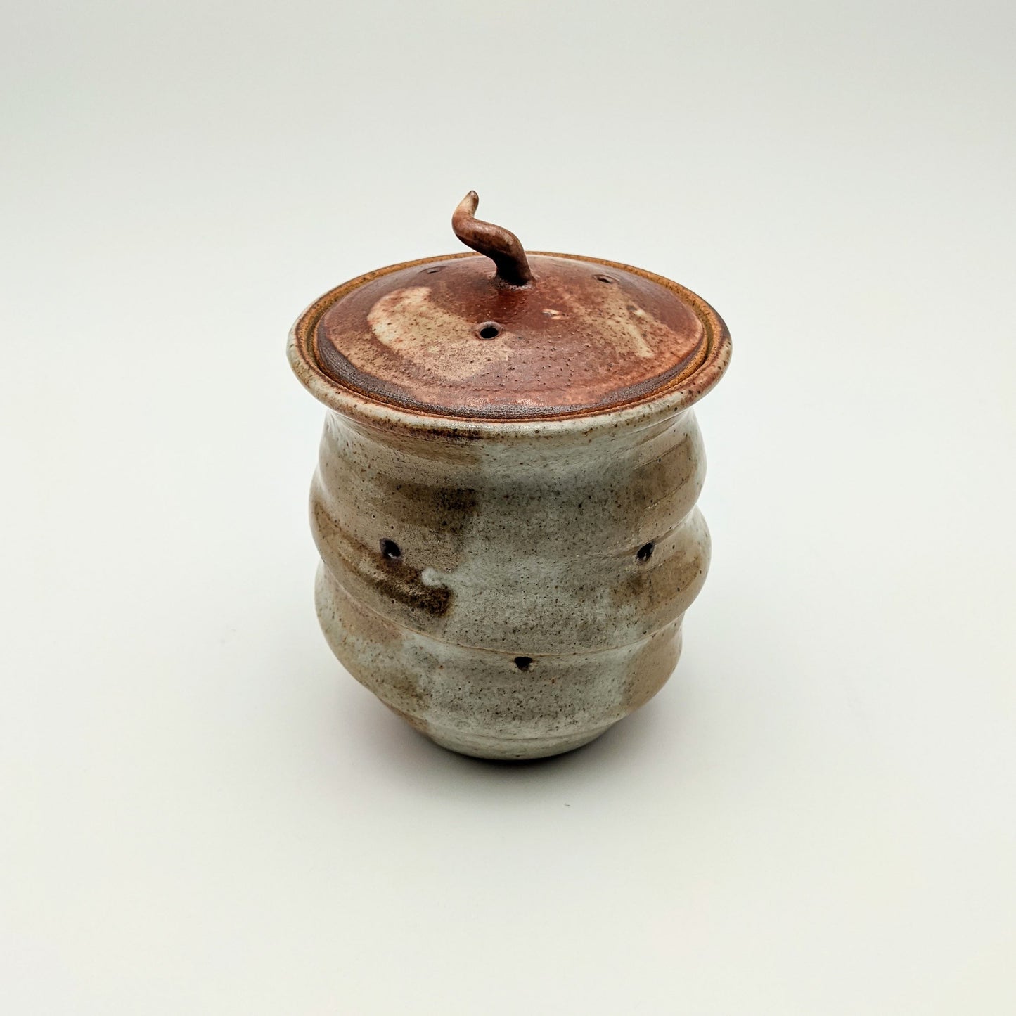 Shino Garlic Pot