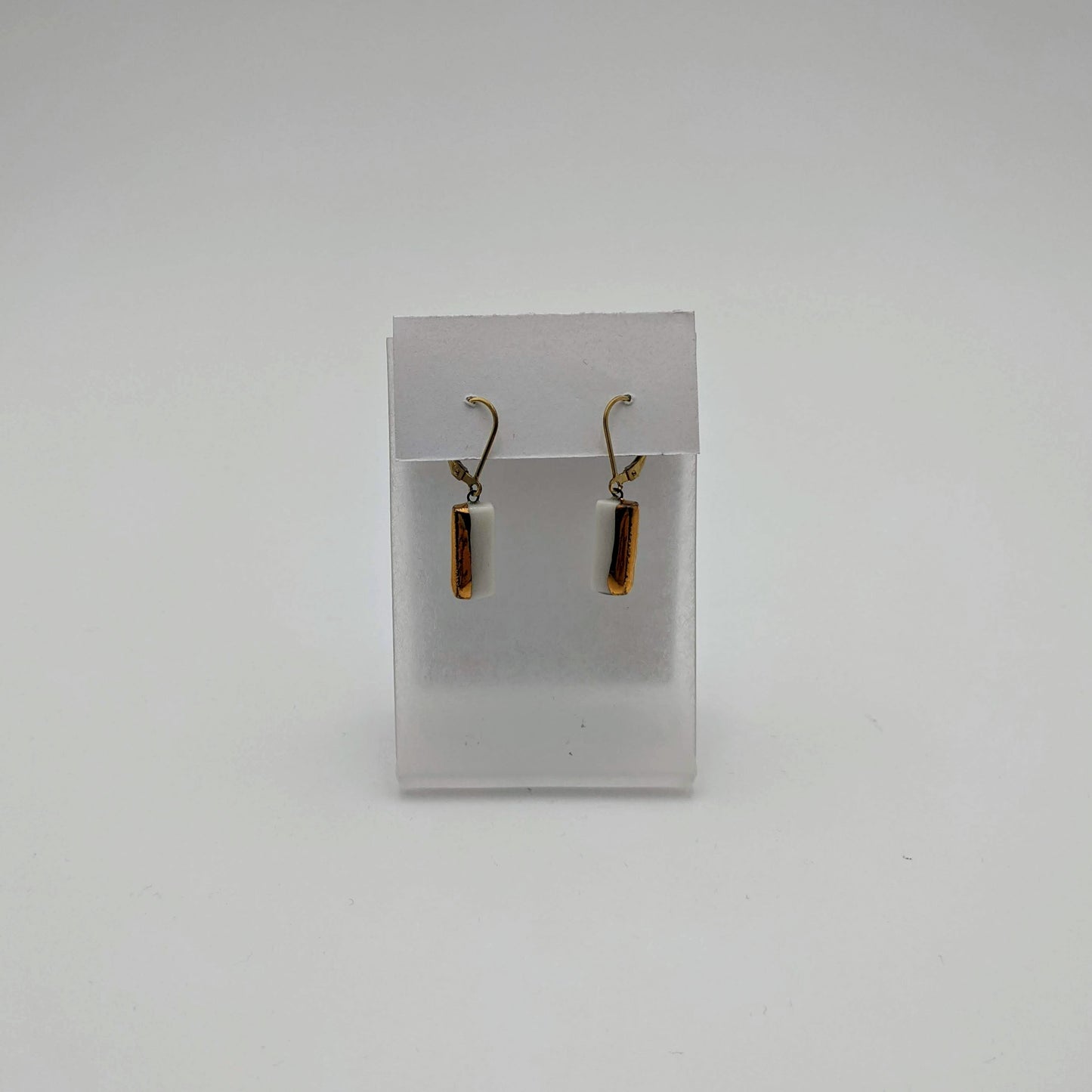 Earring Rec. White w/ gold 22k strip