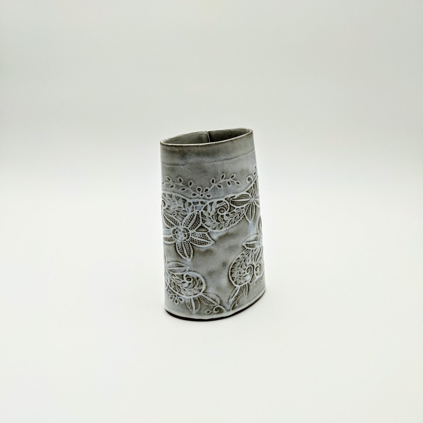 Vase Tall Grey/White Lace pattern