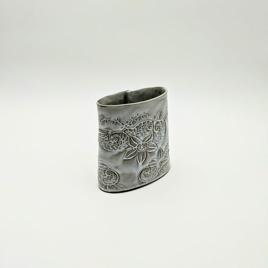 Vase Med. Grey/White Lace pattern